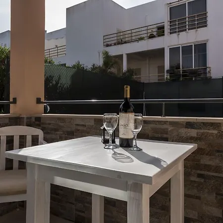 Πανσιόν Village
