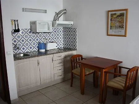 Village Πανσιόν Λάγος